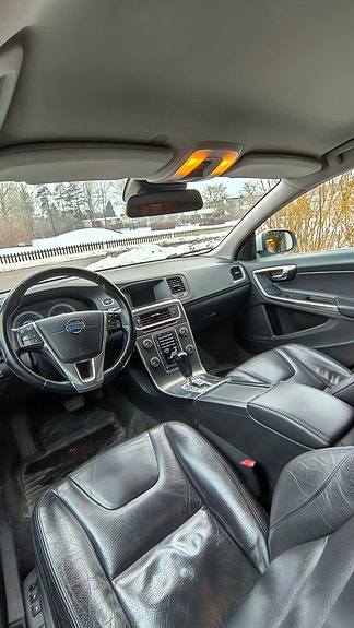 Volvo V60 4 of 7