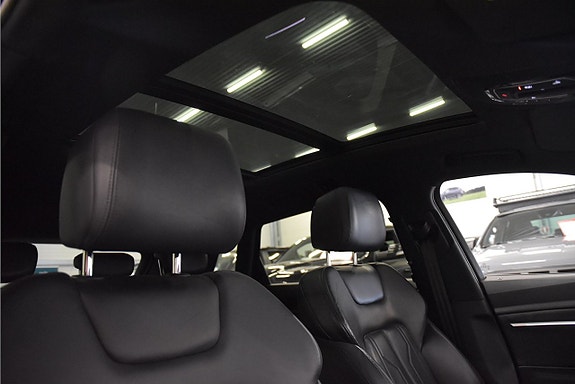 Audi e-tron 14 of 27