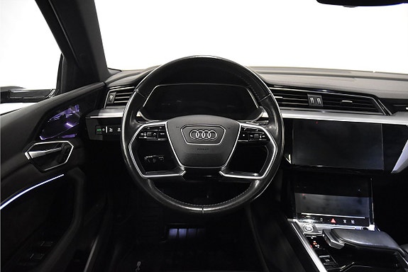 Audi e-tron 2 of 27