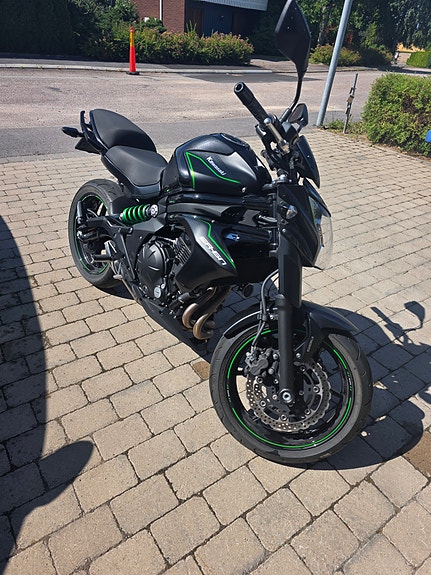 Kawasaki Ninja ER-6N 4 of 4