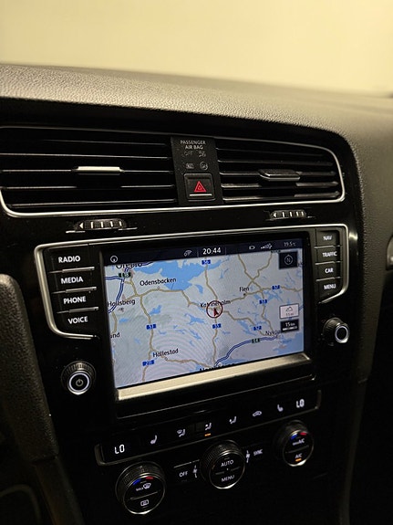 Volkswagen Golf VII 16 of 20