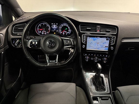 Volkswagen Golf VII 11 of 20