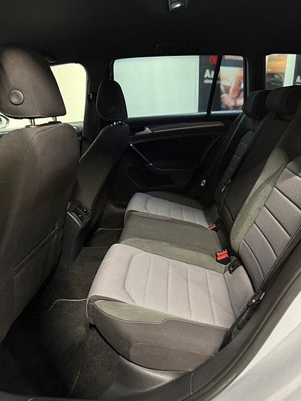 Volkswagen Golf VII 20 of 20