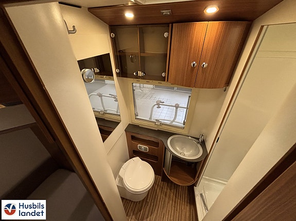 Adria Coral S 670 SLT / Låga långbäddar - Alde 5 of 5