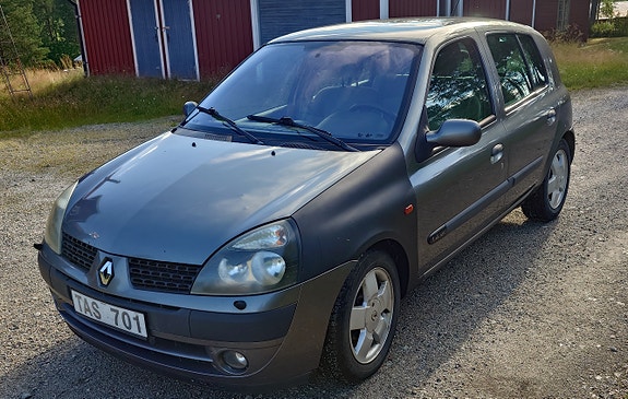 Renault Clio 2 of 7