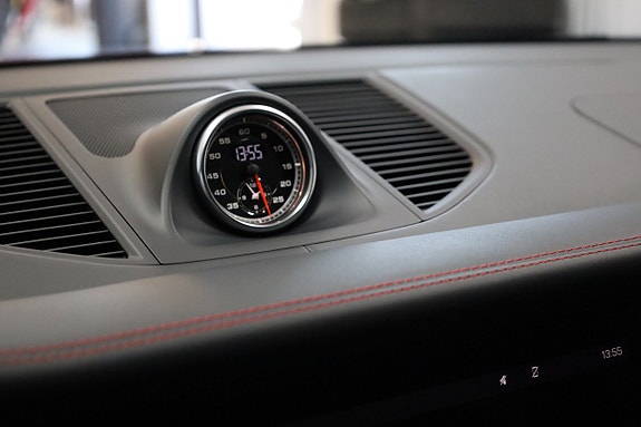 Porsche Macan GTS 24 of 27