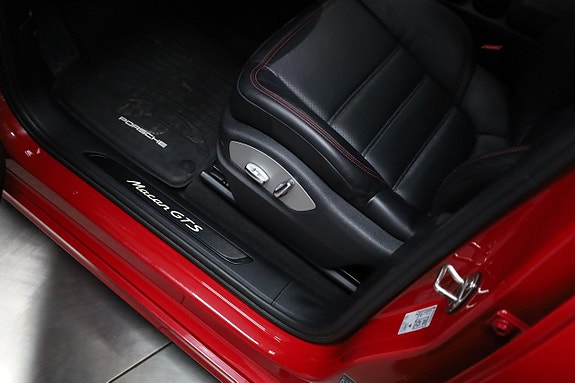 Porsche Macan GTS 12 of 27