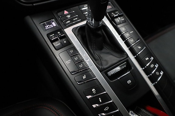 Porsche Macan GTS 21 of 27