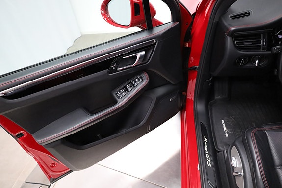Porsche Macan GTS 26 of 27