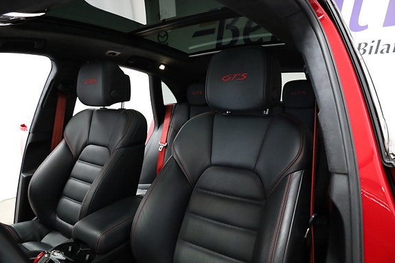 Porsche Macan GTS 10 of 27