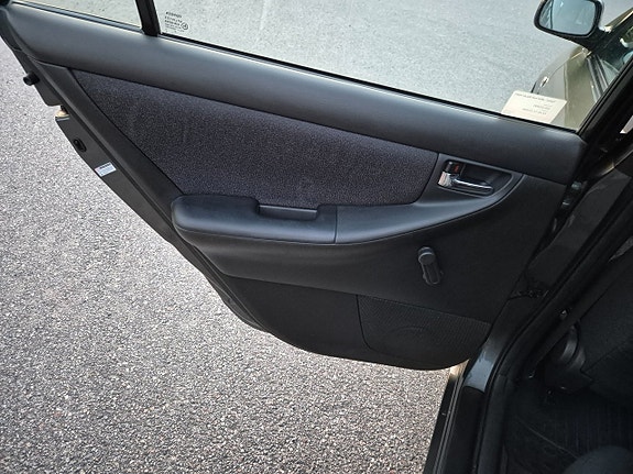 Toyota Corolla 15 of 20