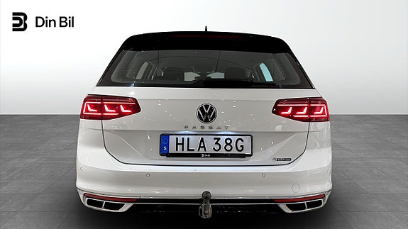 Volkswagen Passat 5 of 24