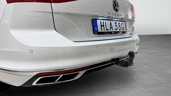 Volkswagen Passat 13 of 24