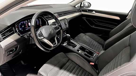 Volkswagen Passat 7 of 24