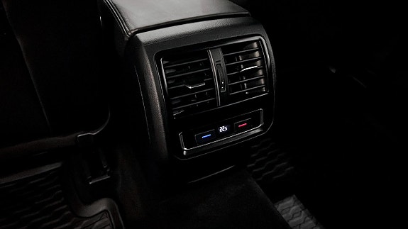 Volkswagen Passat 18 of 24