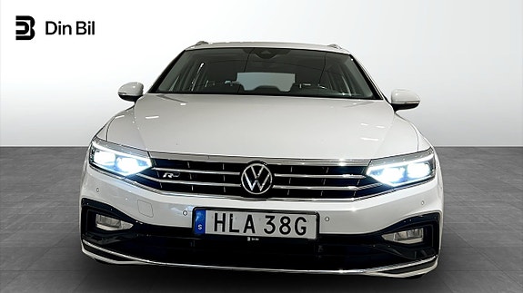 Volkswagen Passat 4 of 24