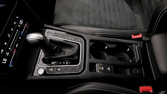 Volkswagen Passat 19 of 24