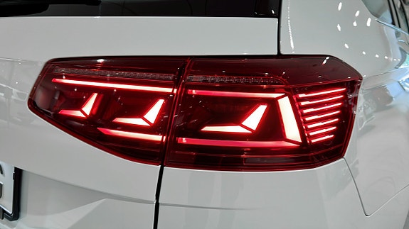 Volkswagen Passat 15 of 24