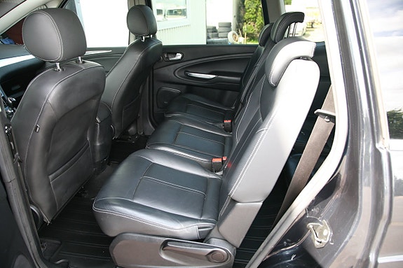 Ford S-MAX 20 of 22