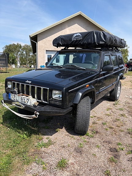 Jeep Cherokee 2 of 8