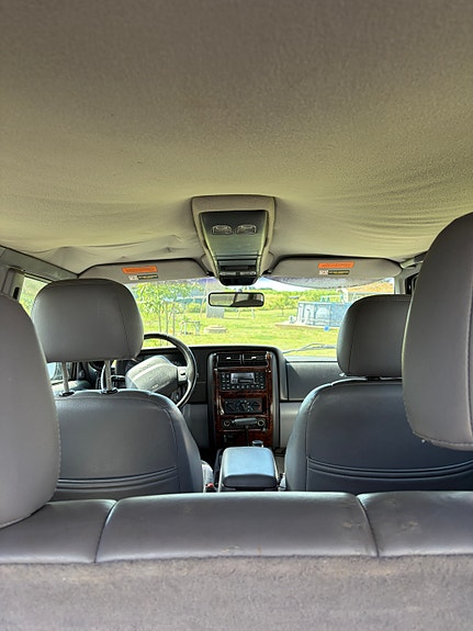 Jeep Cherokee 8 of 8