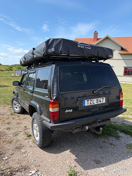 Jeep Cherokee 3 of 8