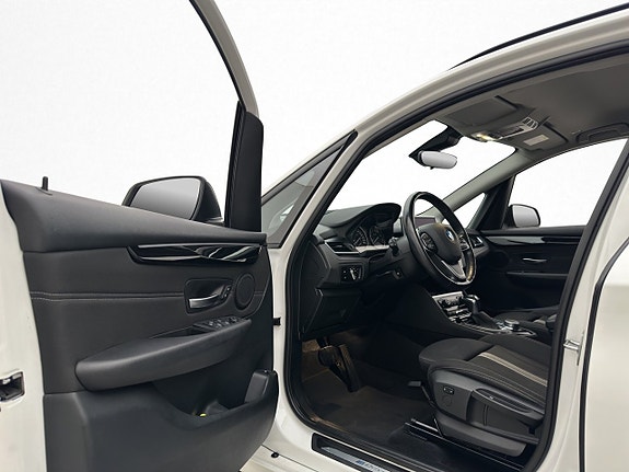 BMW 225xe 10 of 30