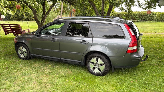 Volvo V50 3 of 10