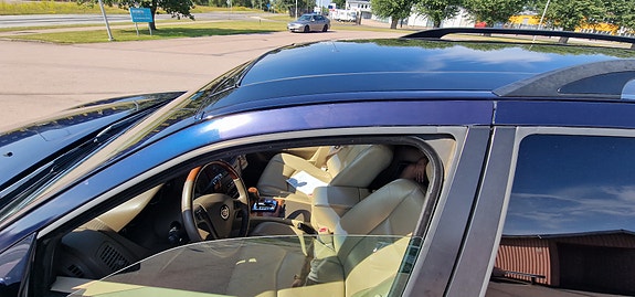 Cadillac SRX 3 of 9