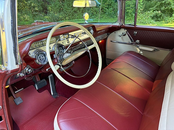 Pontiac Star Chief Safari 11 of 25
