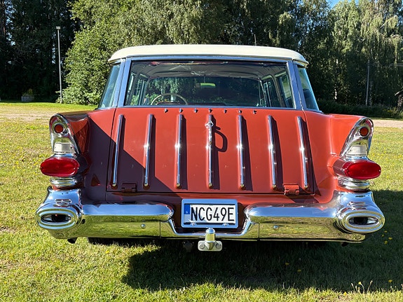 Pontiac Star Chief Safari 4 of 25