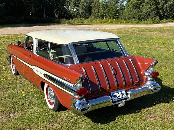 Pontiac Star Chief Safari 8 of 25