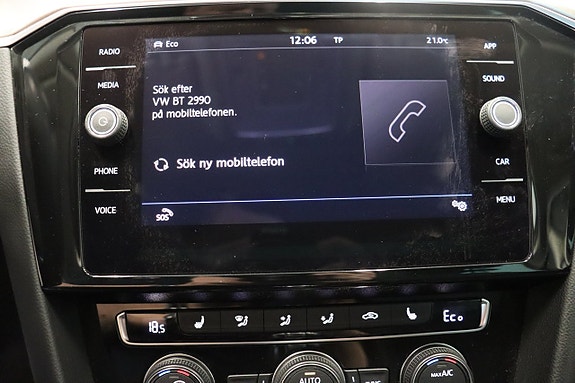 Volkswagen Passat 23 of 30