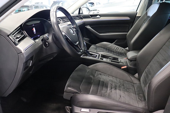 Volkswagen Passat 11 of 30