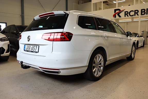 Volkswagen Passat 6 of 30