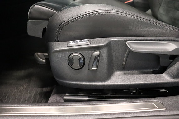 Volkswagen Passat 29 of 30