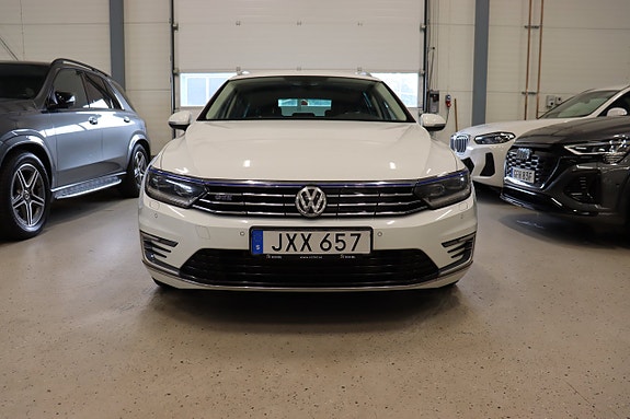 Volkswagen Passat 3 of 30