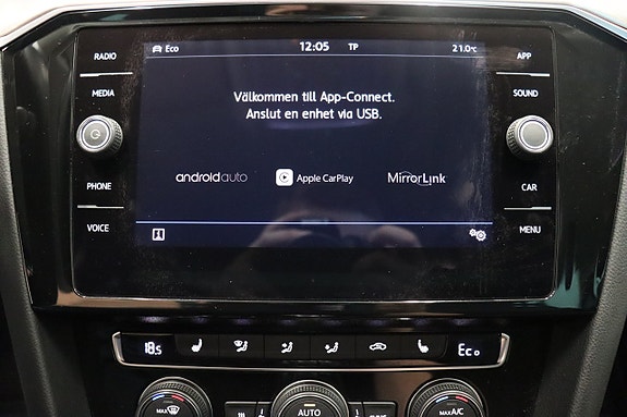 Volkswagen Passat 22 of 30