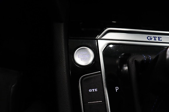 Volkswagen Passat 27 of 30