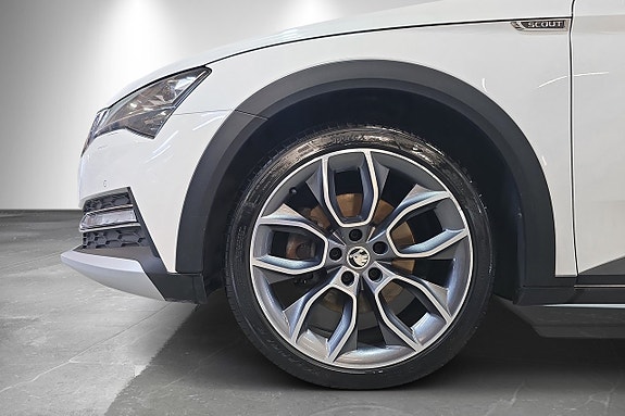 Skoda Superb Scout 7 of 22