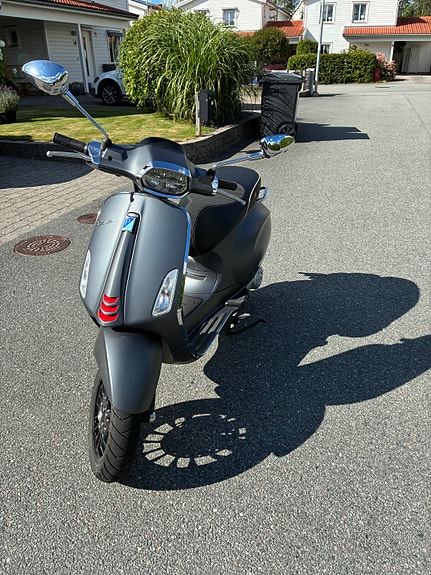 Piaggio Vespa Primavera Sprint 2 of 5