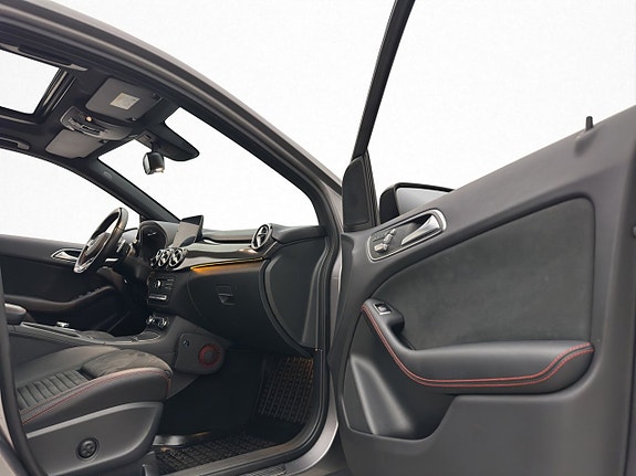 Mercedes-Benz B200 d 29 of 30