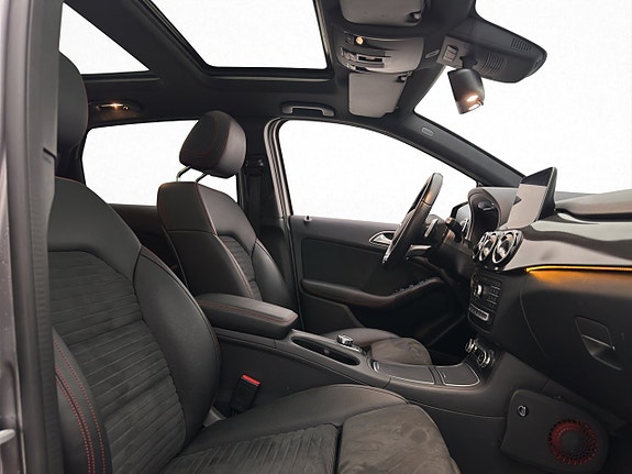 Mercedes-Benz B200 d 28 of 30