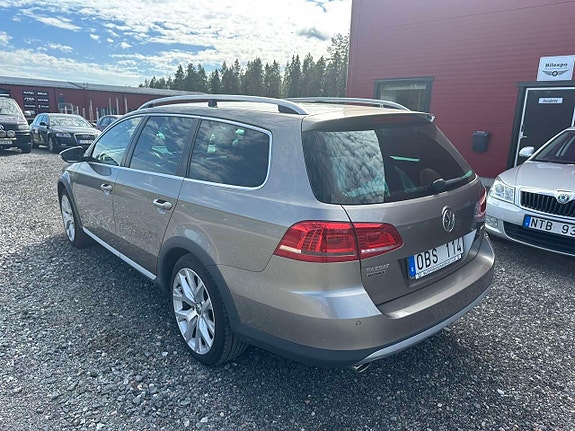 Volkswagen Passat Alltrack 4 of 7
