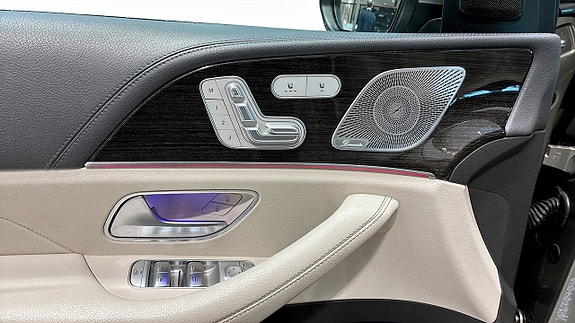 Mercedes-Benz GLE300 d 16 of 26