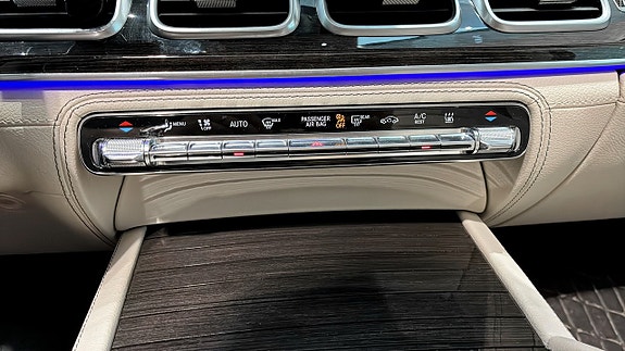 Mercedes-Benz GLE300 d 24 of 26
