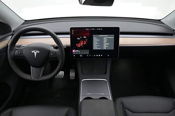 Tesla Model Y 6 of 27