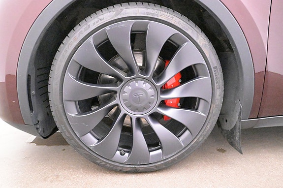 Tesla Model Y 27 of 27