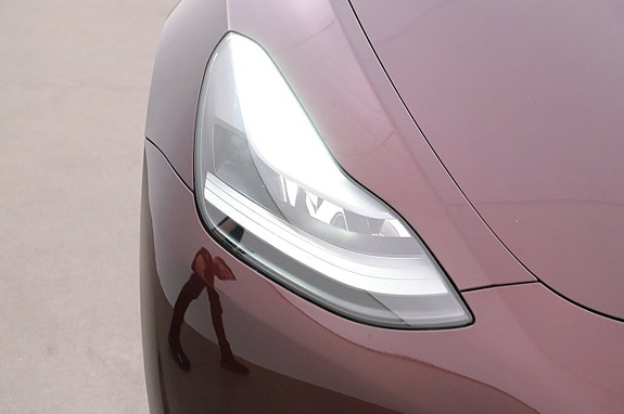Tesla Model Y 26 of 27