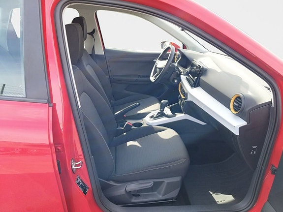 Seat Arona 15 of 15